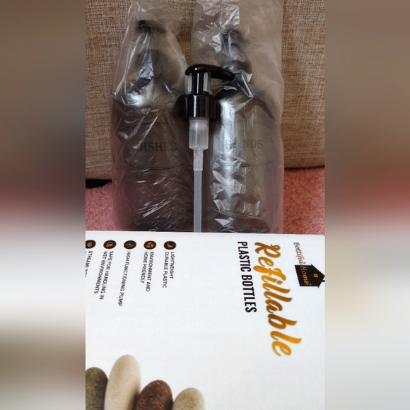 Refillable plastic bottles - Picture 4 of 4